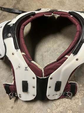 Douglas SP Series Mr. DZ Football Shoulder Pads Size 3XL 22"-23"